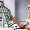 Dotykový monitor ALOGIC Clarity Max Touch 32C4KPDWT, 32 palcov, 3840x2160 4K UHD, 65 W Power Delivery, webkamera 8 MP, USB hub, čierny/strieborný