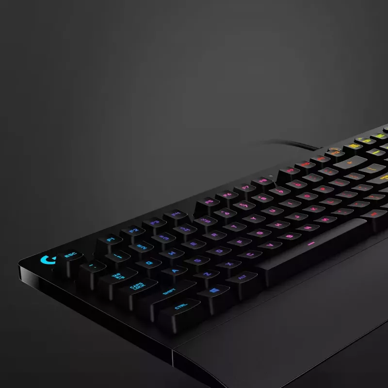 Herná klávesnica Logitech G G213 Prodigy plná veľkosť RGB LED káblová