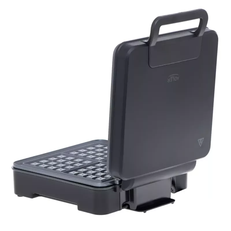 Waffleovač Adler AD 3049, 4 štvorcové wafle, nepriľnavý povrch, 1800 W, čierny