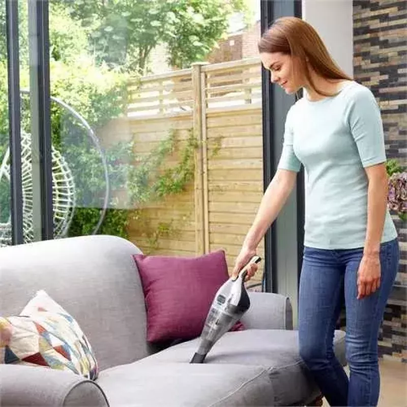 Ručný vysávač Black & Decker NVC220WC-QW