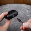 Ochranné puzdro z kože FIXED FIXLPM-999-BK pre slúchadlá s podporou MagSafe, čierne