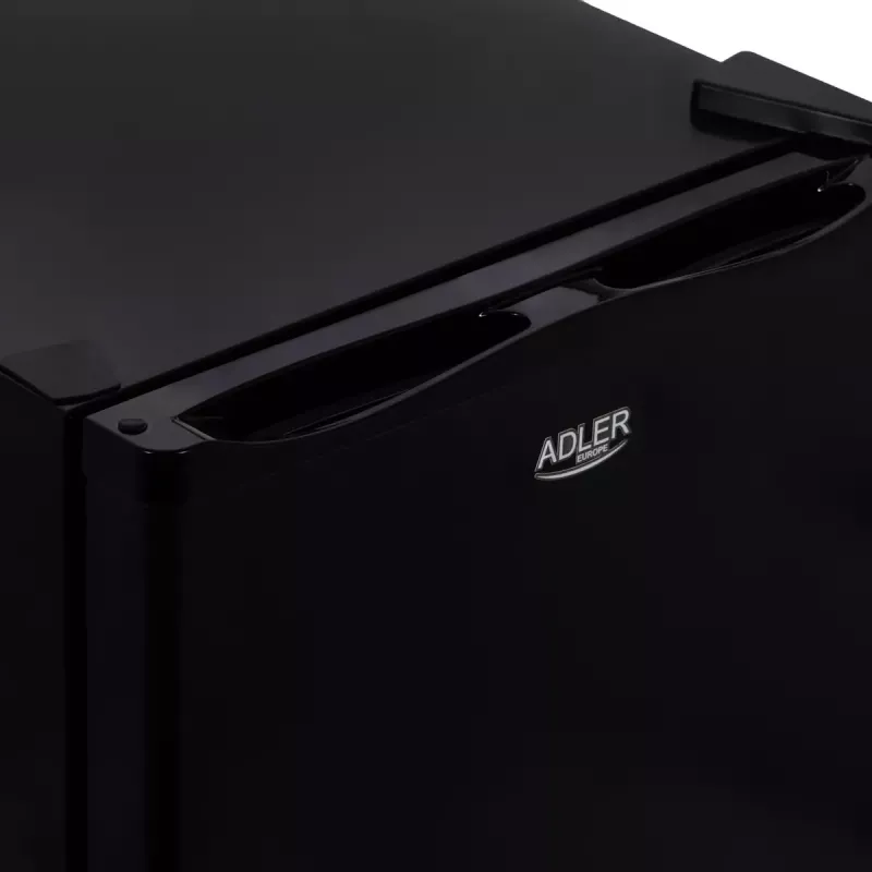 Adler AD 8089 termoelektrická chladnička, 28 l, vnútorné LED osvetlenie, 35 dB, energetická trieda E, čierna
