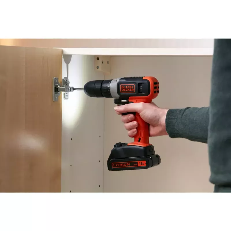 Akumulátorový skrutkovač Black & Decker BCD001C1, 18 V, Li-Ion 1,5 Ah, oranžová/čierna