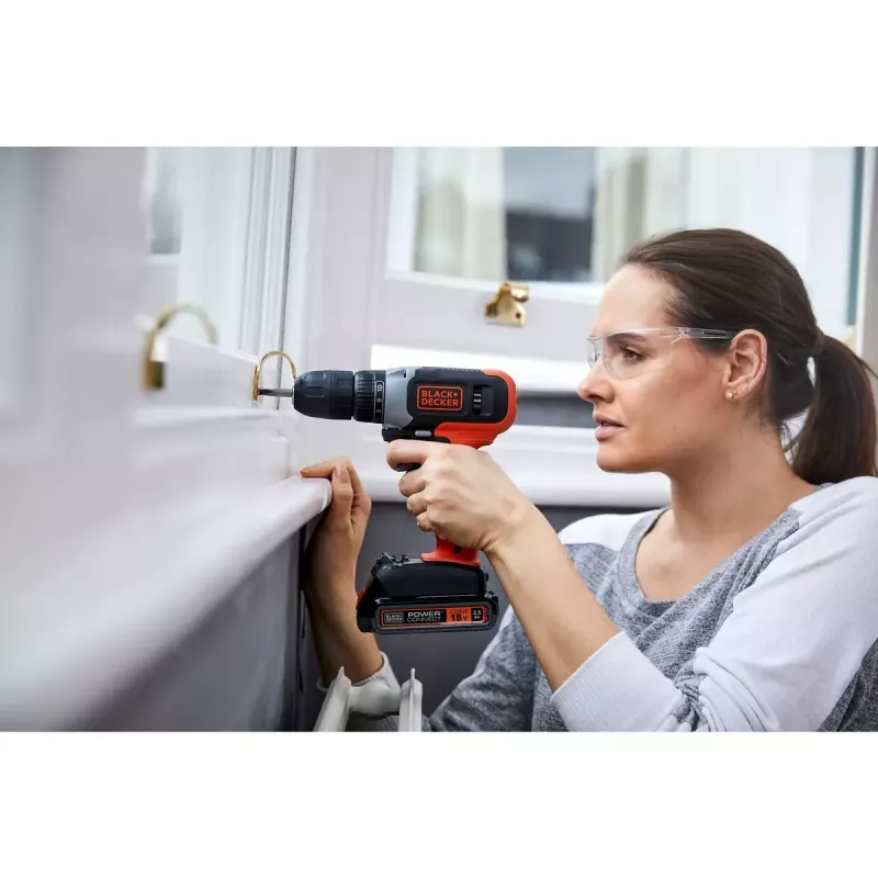 Akumulátorový skrutkovač Black & Decker BCD001C1, 18 V, Li-Ion 1,5 Ah, oranžová/čierna