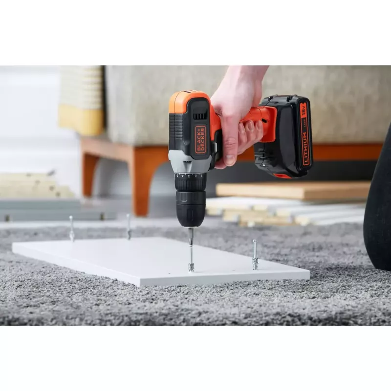 Akumulátorový skrutkovač Black & Decker BCD001C1, 18 V, Li-Ion 1,5 Ah, oranžová/čierna