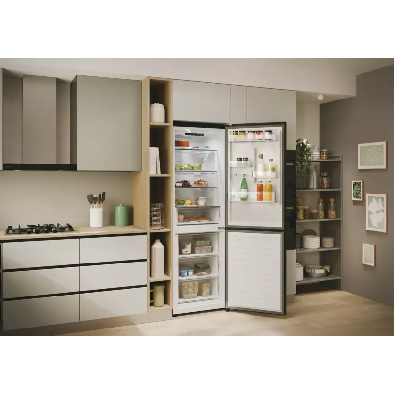 Chladnička Candy Fresco ECN2CQTEB186 355 L čierna No Frost