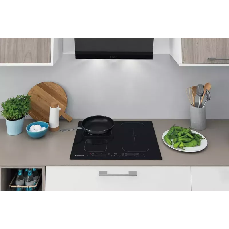 Indesit IB 65B60 NE čierna vstavaná 59 cm indukčná varná doska 4 zóny