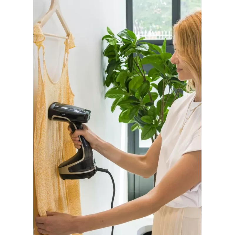 Tefal Acces Steam Force DT8270 ručný naparovač 0,2 l 2000 W čierny
