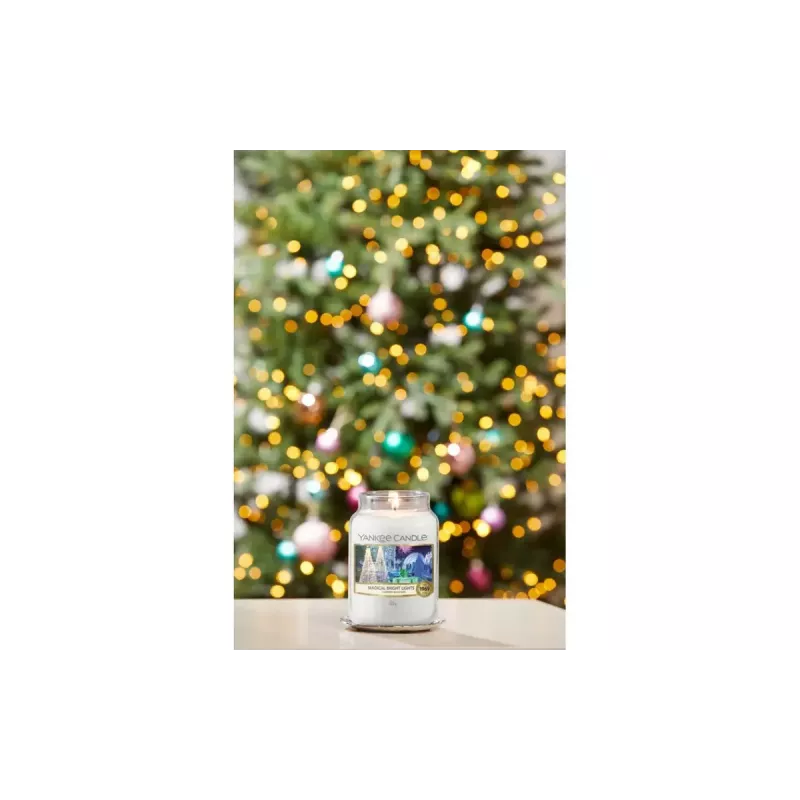 Yankee Candle Signature Magical Bright Lights veľká sviečka v pohári, 567 g