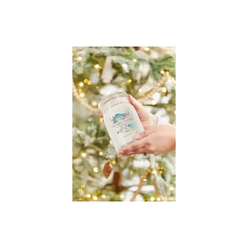 Yankee Candle Signature Magical Bright Lights veľká sviečka v pohári, 567 g