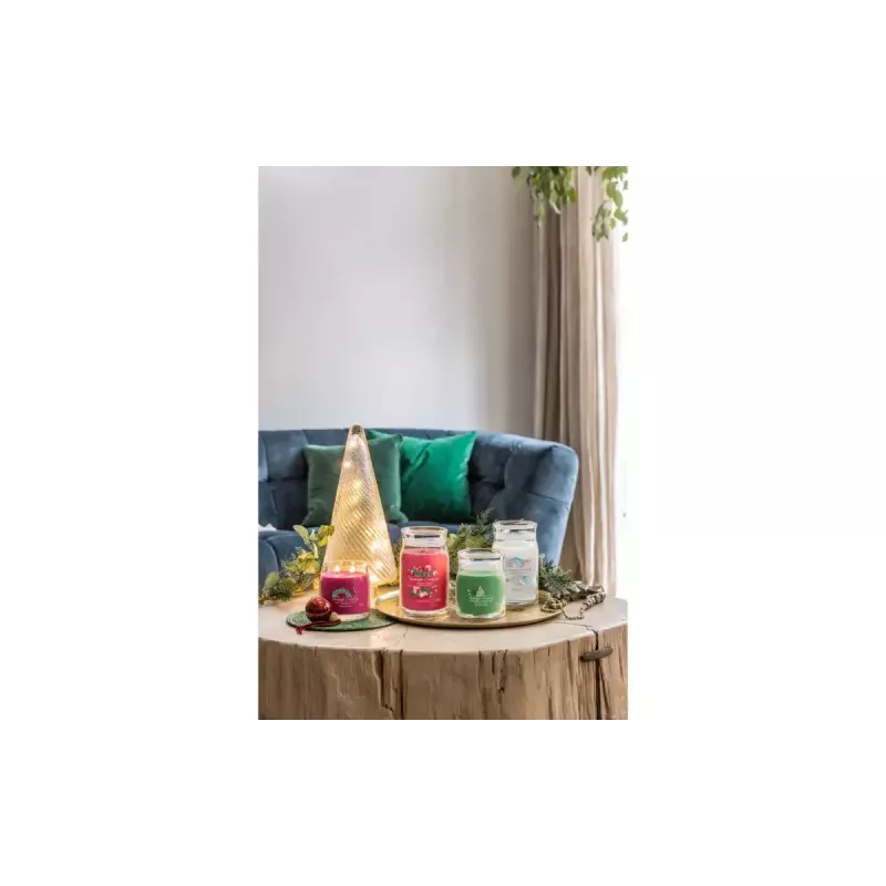 Yankee Candle Signature Magical Bright Lights veľká sviečka v pohári, 567 g