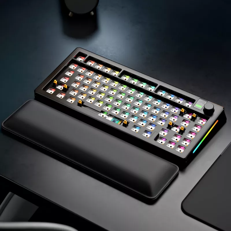 Glorious GMMK 3 Pro 75% barebone herná klávesnica GLO-KB-GMMK3-PRO-75-BB-W-BLK-US, drôtová, rozloženie ANSI US, čierna