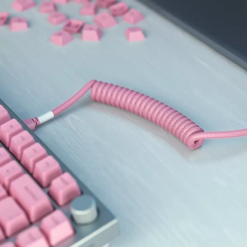 Spirálový kábel USB GLORIOUS GMMK Pixel Pink 1,5m – odnímateľný spirálový kábel pre klávesnice