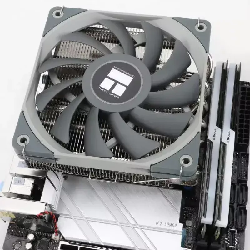 Chladič Thermalright AXP120-X67 12 cm čierny sivý metalický