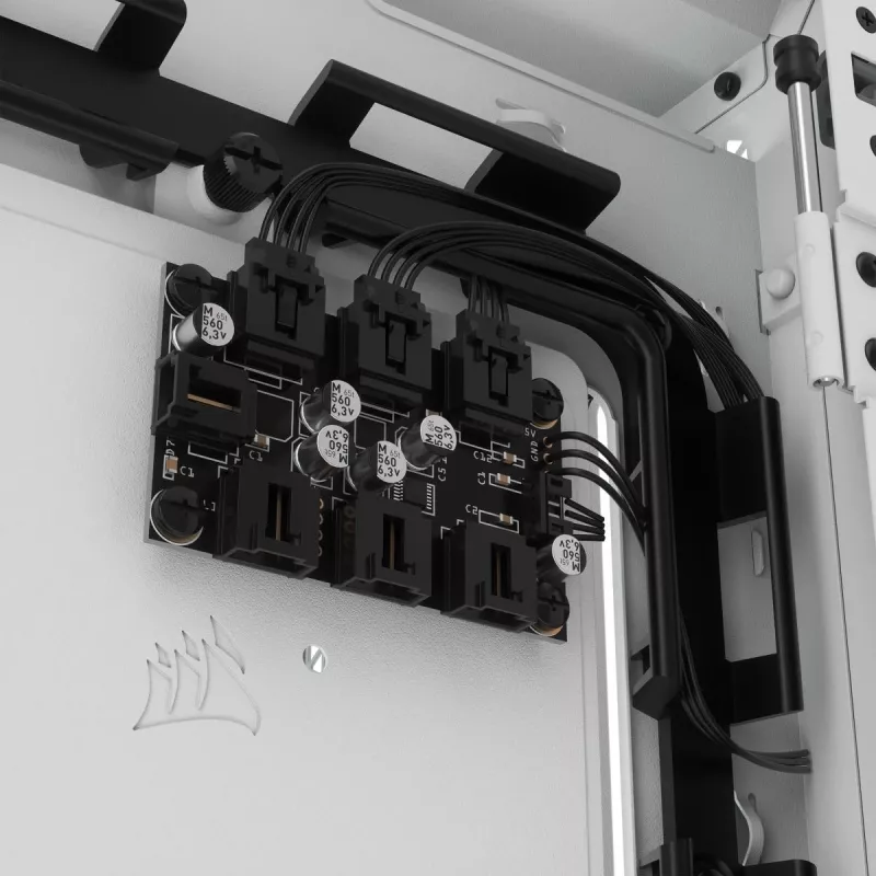 CORSAIR iCUE 5000X RGB - Tempered Glass Mid-Tower ATX PC Smart Case - biela
