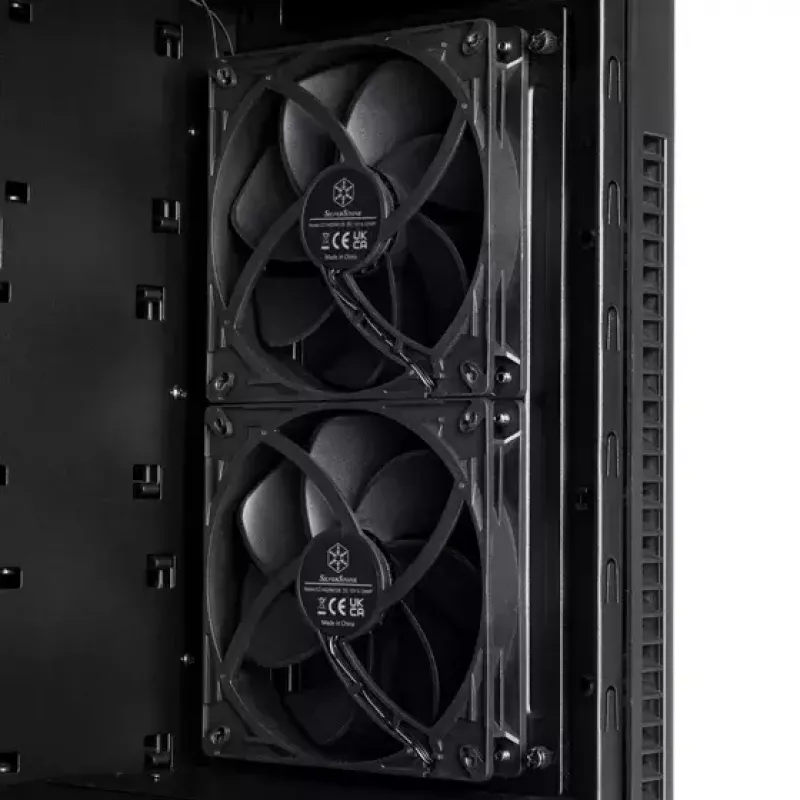 PC skriňa Silverstone SST-KL07B-E Tower čierna