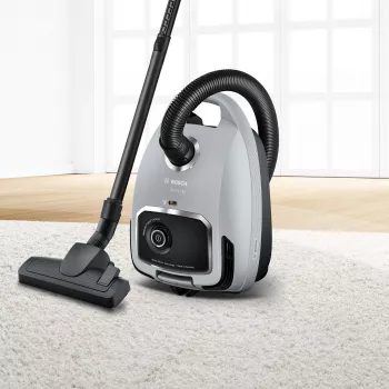 Vysávač Bosch Serie 6 BGB6X330 — 600 W, HEPA 13, 4 l vrecko, pre tvrdé podlahy a koberce, 6 kg, sivý/čierny