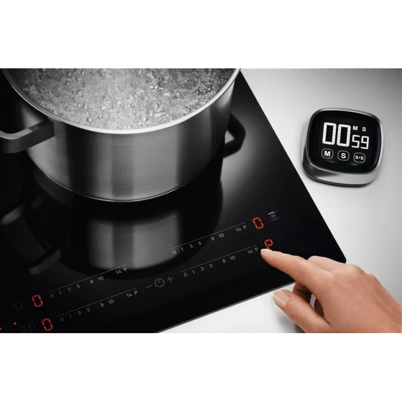 Electrolux Séria 700 EIS62453 čierna vstavaná 60 cm zónová indukčná varná doska 4 zóny