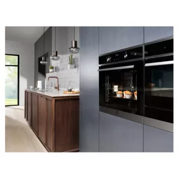 Vstavaná elektrická rúra Electrolux EOD4P57H — 72 L, pyrolytické samočistenie, para & horúci vzduch, gril 2300W, čierna