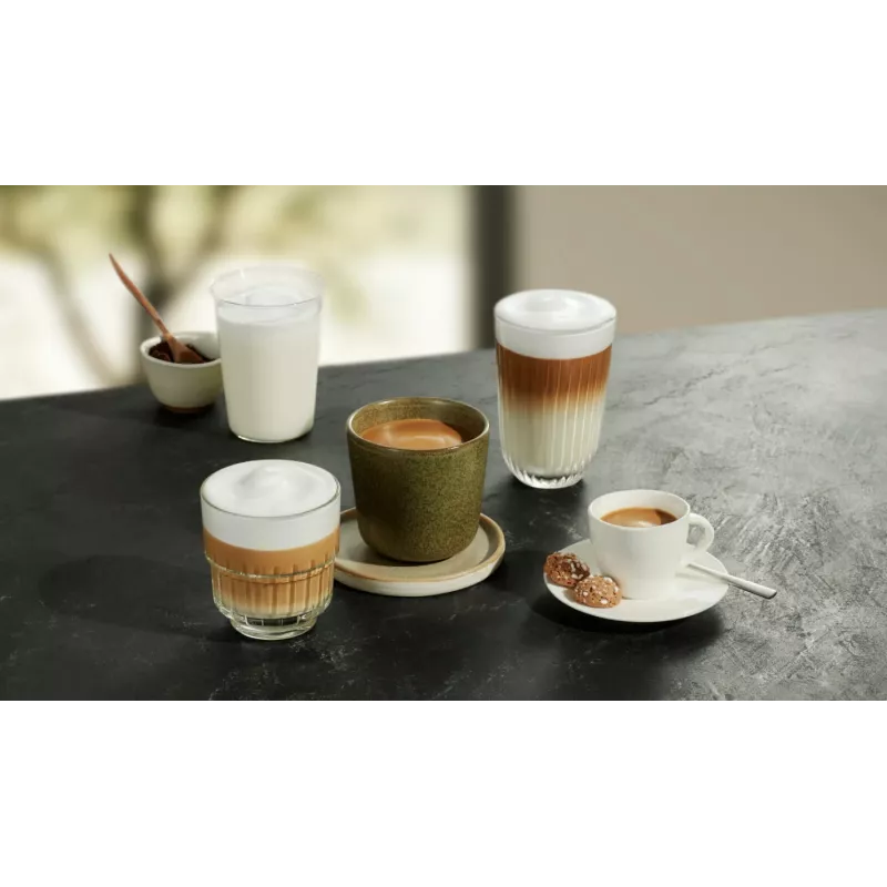 Siemens EQ.300 TF301E19 automatický kávovar na espresso, klavírna čierna