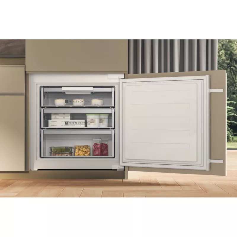 Whirlpool SP40 812 EU 2 vstavaná 400 l biela
