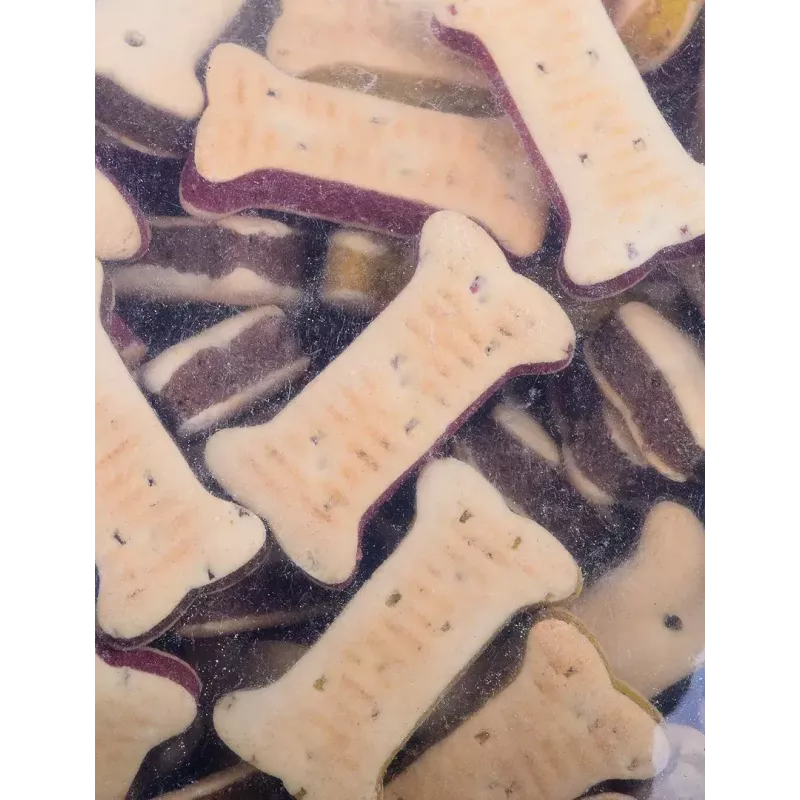 Tréningové maškrty pre psov MACED Cube Cookies Mini Mix 1 kg — sortiment mini kockových keksov, hydinový mix