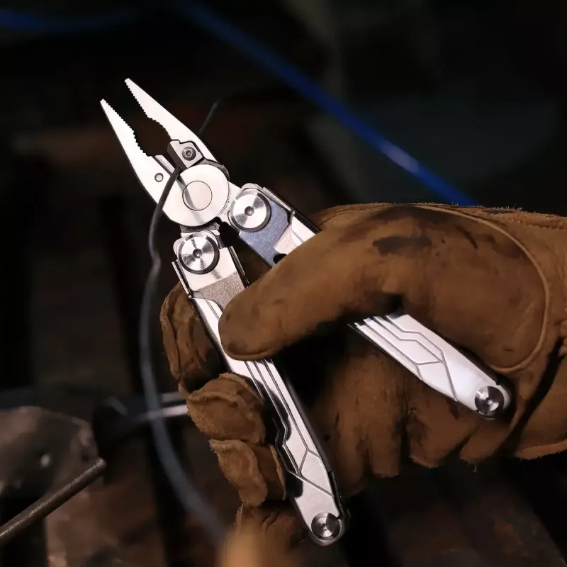 Multitool Nextool Flagship Captain NE20214 — kompaktný dizajn z nehrdzavejúcej ocele