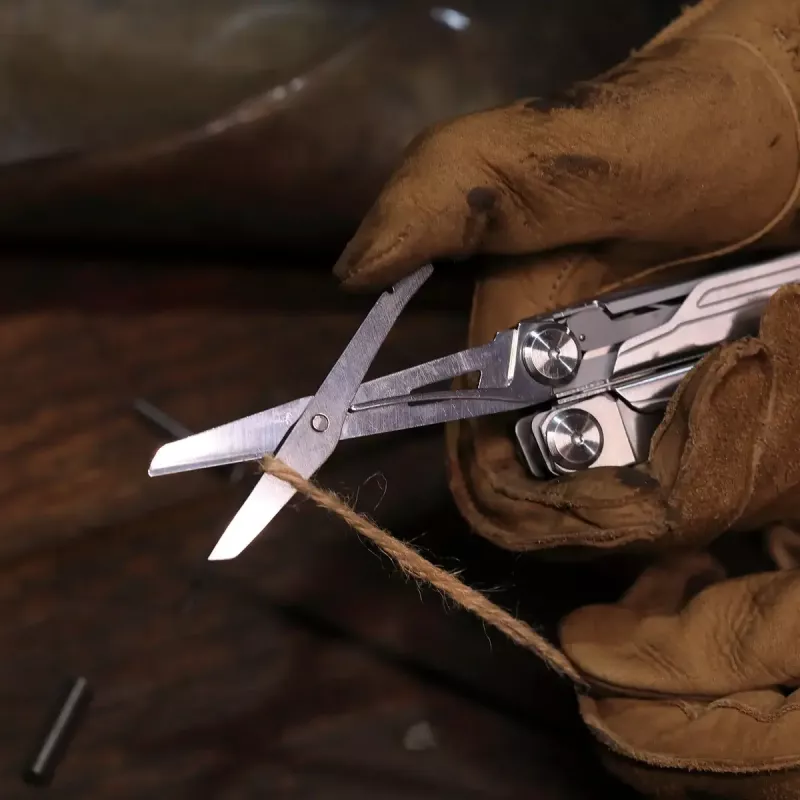 Multitool Nextool Flagship Captain NE20214 — kompaktný dizajn z nehrdzavejúcej ocele