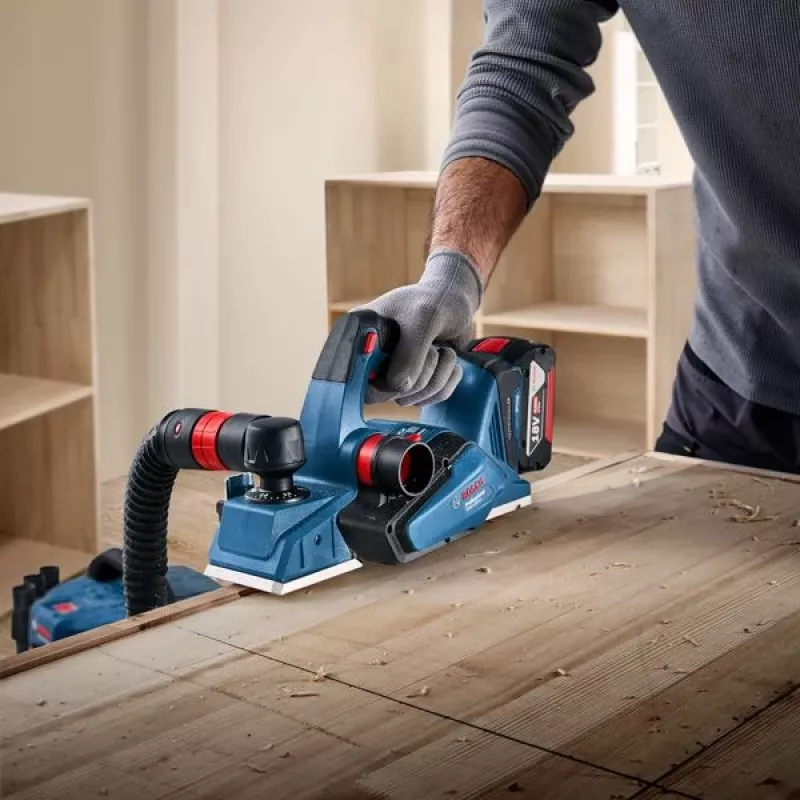 Bosch GHO 185-LI čierna, modrá 14000 RPM
