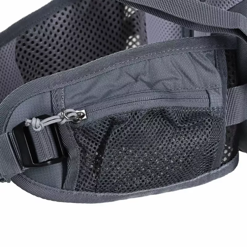 Batoh DEUTER Superbike 16 SL — 16 l objem, cyklistický batoh kompatibilný s hydratačným vakom