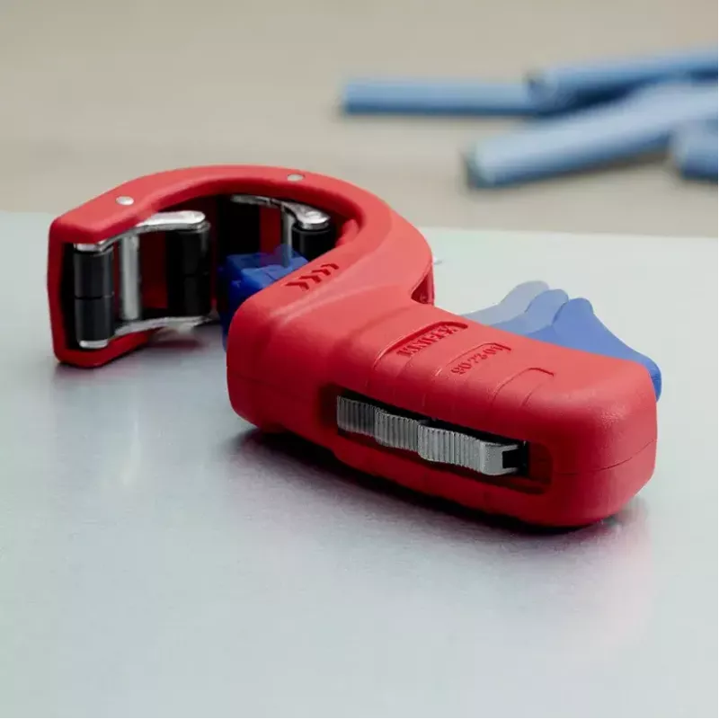 Knipex DP50 90 23 01 BK rezač rúr, červený/modrý