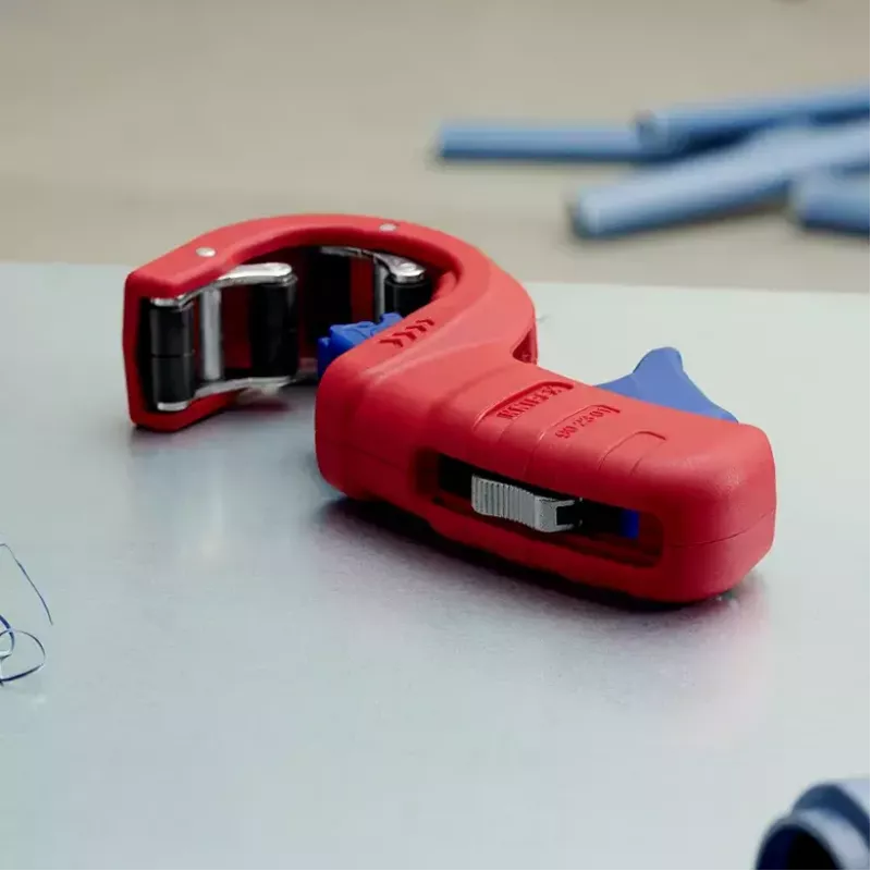 Knipex DP50 90 23 01 BK rezač rúr, červený/modrý