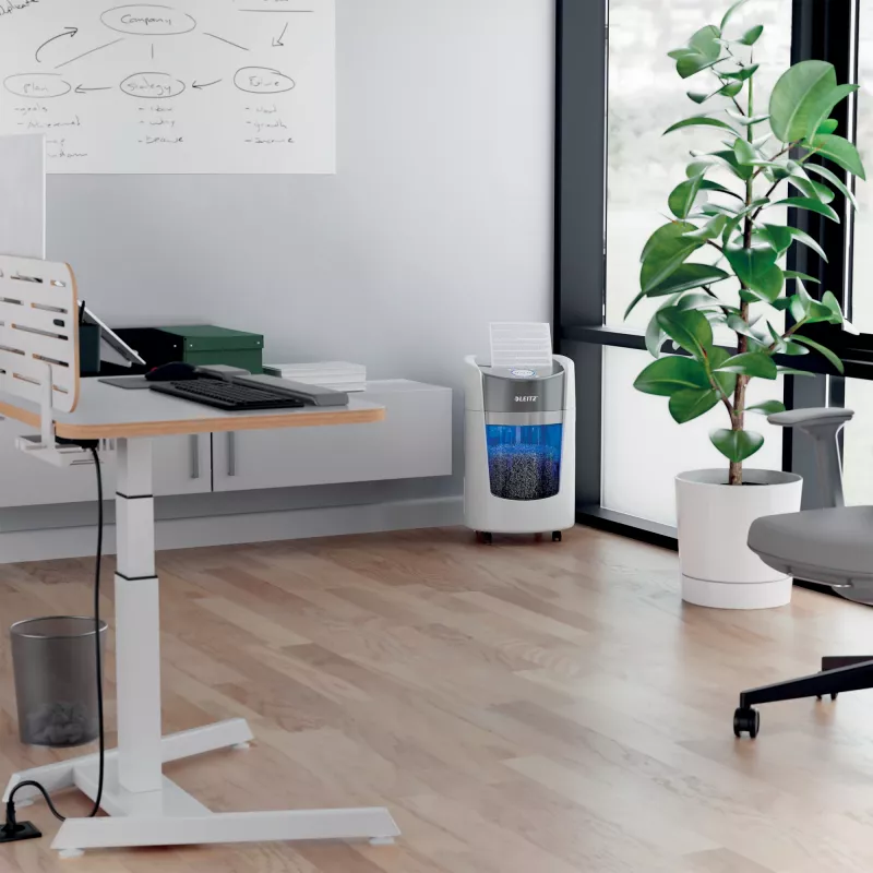 Leitz IQ OptiMax Small Office 350 mikrokrájačka skartovačka bezpečnostná trieda P5 22 l – biela