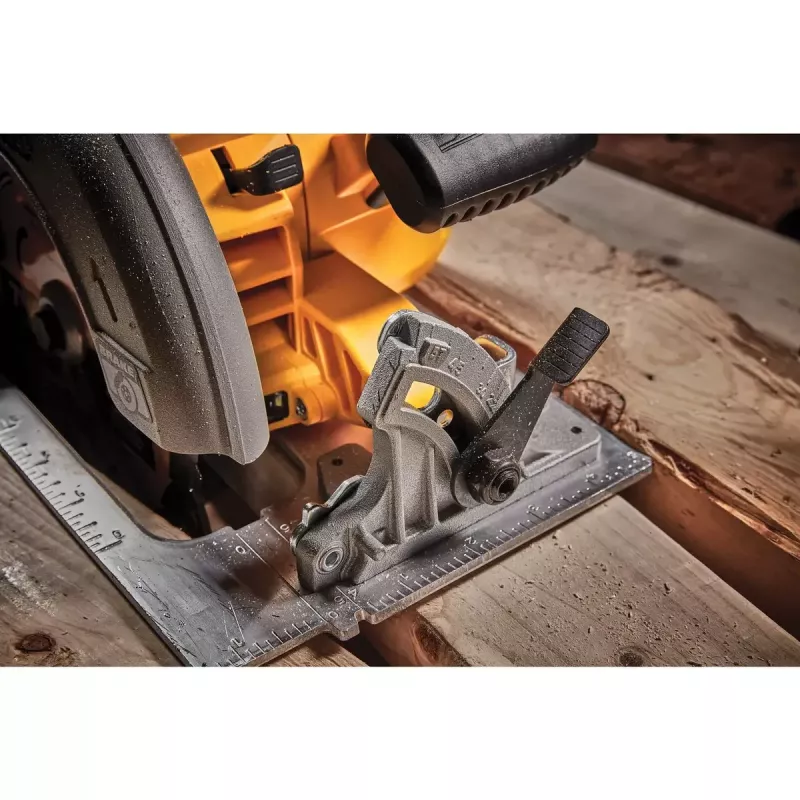 Prenosná kotúčová píla DeWALT DCS573NT-XJ