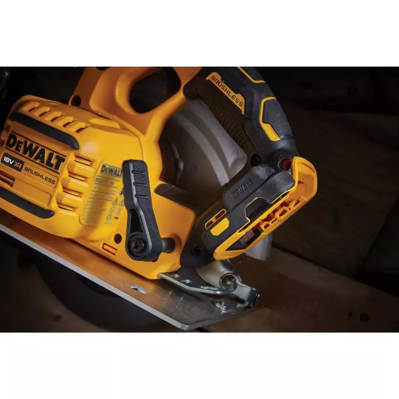 Prenosná kotúčová píla DeWALT DCS573NT-XJ