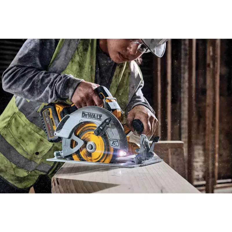 Prenosná kotúčová píla DeWALT DCS573NT-XJ