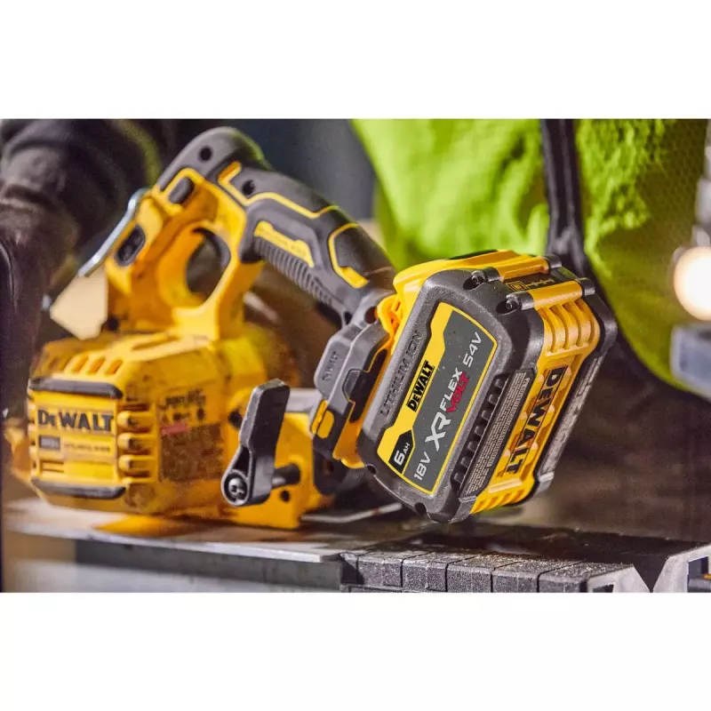 Prenosná kotúčová píla DeWALT DCS573NT-XJ
