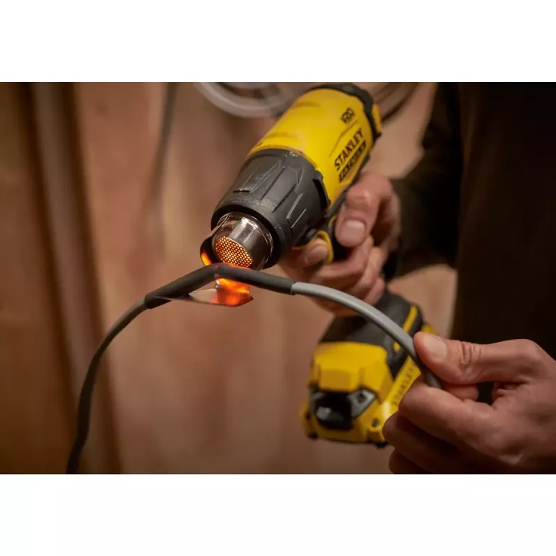 Teplovzdušná pištoľ Stanley FATMAX SFMCE530B-XJ