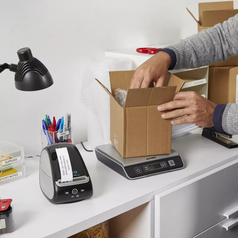 DYMO M10 digitálna váha na balíky a zásielky | kapacita do 10 kg | 20 cm x 20 cm