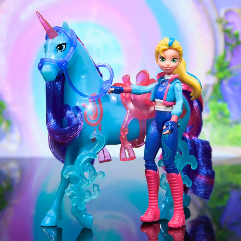 Figúrka Spin Master Unicorn Academy Isabel so skutočnou hrivou a chvostom a kefou