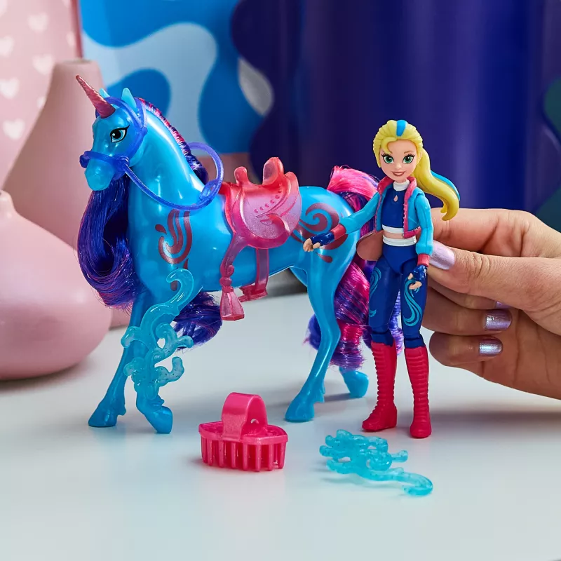 Figúrka Spin Master Unicorn Academy Isabel so skutočnou hrivou a chvostom a kefou