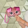 Purse Pets, Keepin’ It Clutch Dazzling Diva hračka šteniatko a náramková kabelka s rozsvietivými dúhovými očami, hračka pre dievčatá od 4 rokov