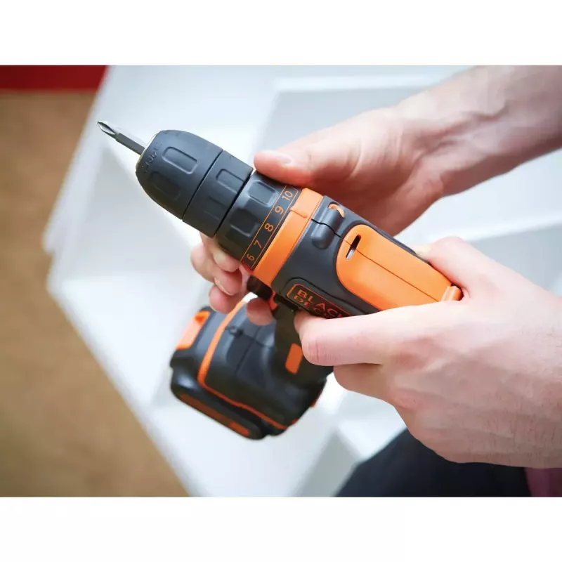 Vŕtačka s pištoľovou rukoväťou Black & Decker BDCDD12-QW, Keyless, 1.5 Ah