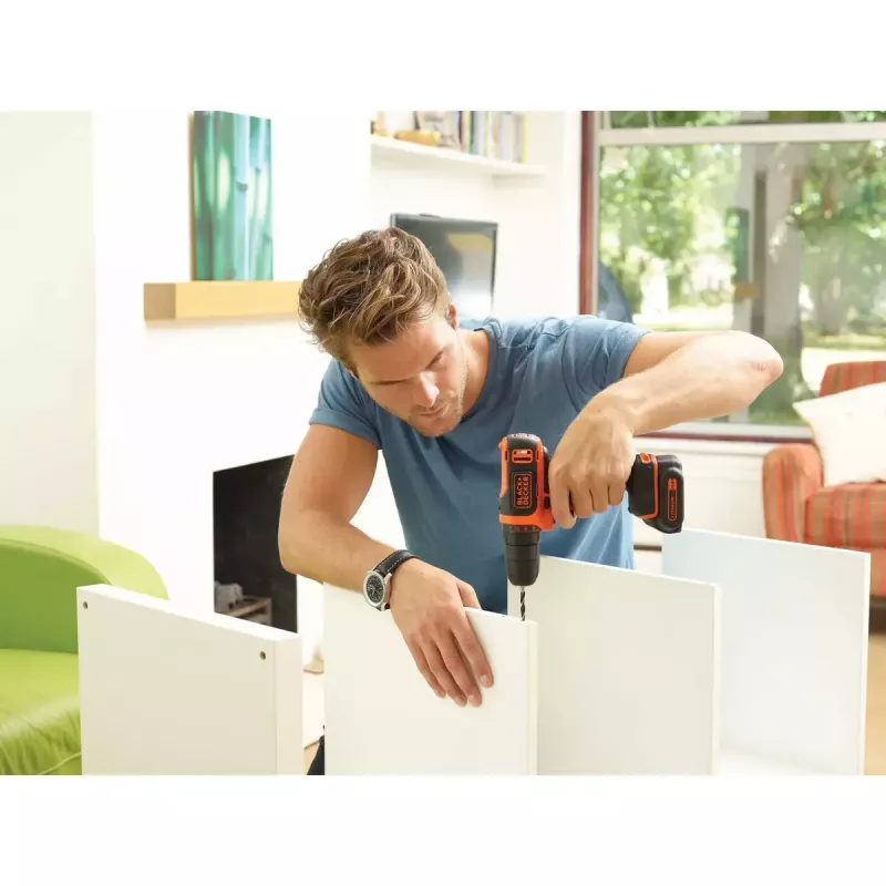 Vŕtačka s pištoľovou rukoväťou Black & Decker BDCDD12-QW, Keyless, 1.5 Ah