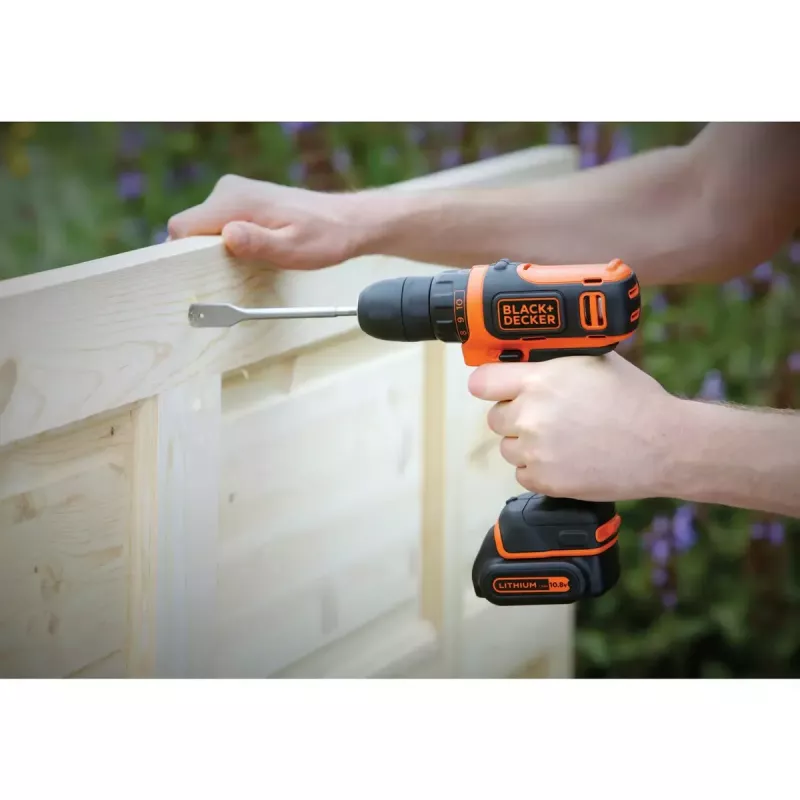 Vŕtačka s pištoľovou rukoväťou Black & Decker BDCDD12-QW, Keyless, 1.5 Ah
