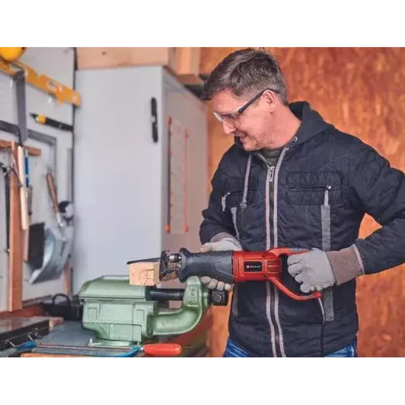 Einhell TC-AP 690 E chvostová píla (univerzálna píla), 690 W