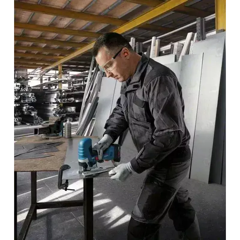 Bosch GST 18V-125 S Professional akumulátorová priamočiara píla, 18 V, 3500 SPM, bezuhlíkový motor, solo (bez akumulátora a nabíjačky), L-BOXX, modrá/čierna