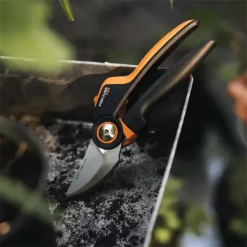 Nožnice na konáre Fiskars X-Series L P961 — Bypass, oceľová čepeľ, strih 2,6 cm, dĺžka 222 mm