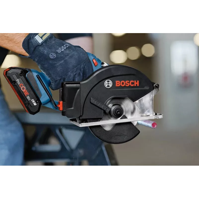 Bosch GKM 18V-50 Professional akumulátorová kotúčová píla na kov, 13,6 cm, čierna, modrá, červená, 4250 ot./min