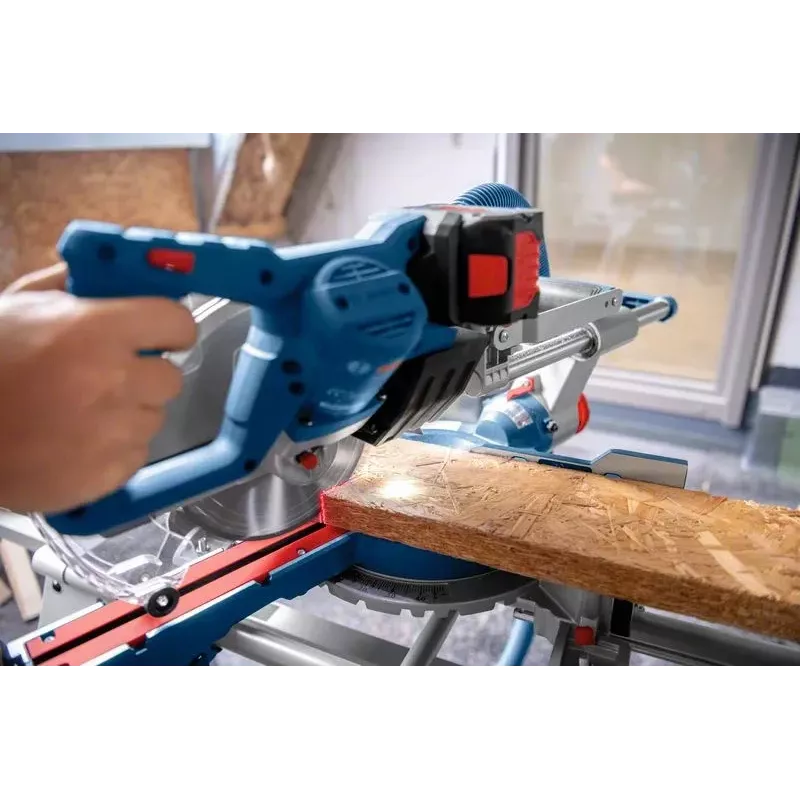 Bosch GCM 18V-216 D Professional akumulátorová pokosová píla, 5000 ot./min